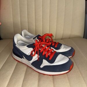 Nike International Sneakers